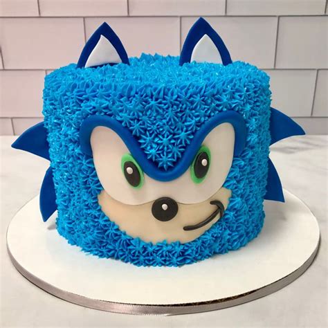 Sonic the Hedgehog Cake 🦔 💙 | Sonic cake, Sonic birthday cake, Sonic ...