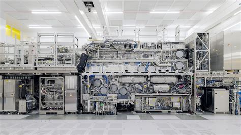 Extraordinary Machines For Advanced Chips Inside Asml S Cleanroom