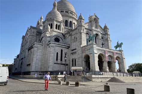 Private Montmartre Tour From Le Moulin Rouge To Sacré Cœur Livtours