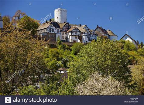 Dorf Mit Burg Deutschland Rheinland Pfalz Eifel Reifferscheid