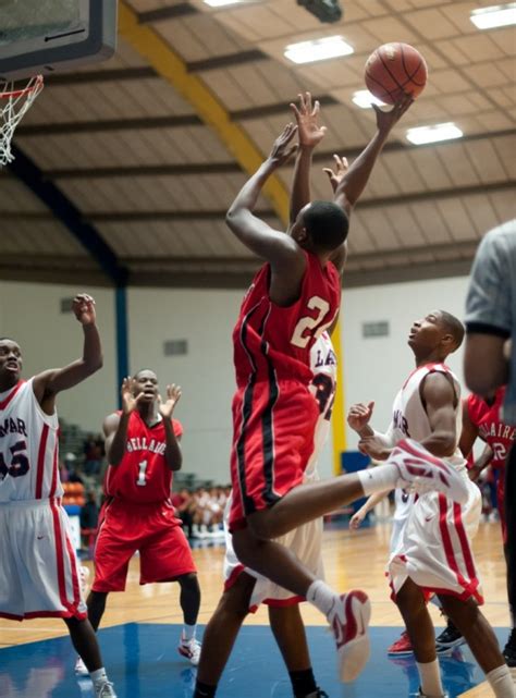 BOYS BASKETBALL: Strake Jesuit, Bellaire set 5A area playoff dates