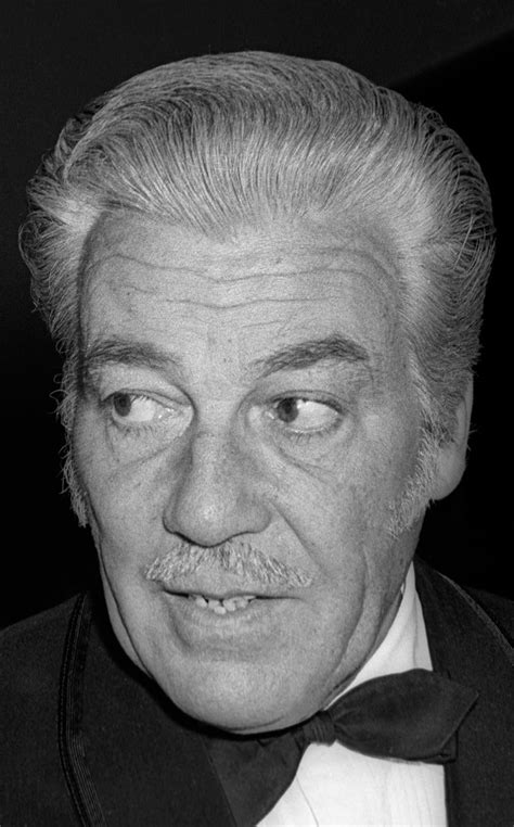 Cesar Romero - Biography - IMDb