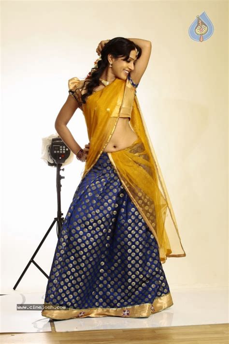 Divya Singh Hot Gallery Photo 82 Of 102