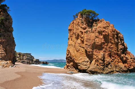 Playa De Cala Illa Roja En Costa Brava En Cataluña España Foto de