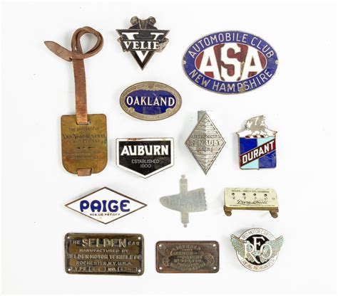 Group of Vintage Car Emblems, Badges and Insignias | Cottone Auctions