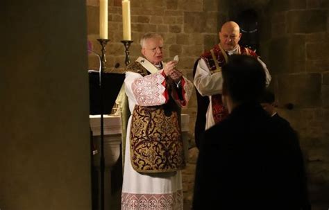 Abp J Draszewski Na Wawelu Godzina Ze Smole Ska G Boko Wpisuje