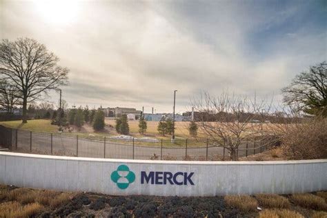 How Merck's Vaccine Lost the Covid Race - The New York Times