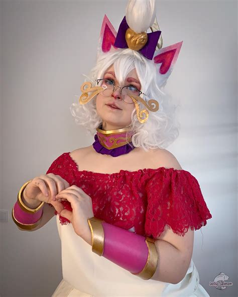 Heartseeker Yuumi cosplay by Jolly Salmon (League of Legends) [self] : r/cosplay