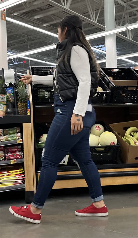 Thick Booty On Milf Latina Tight Jeans Forum