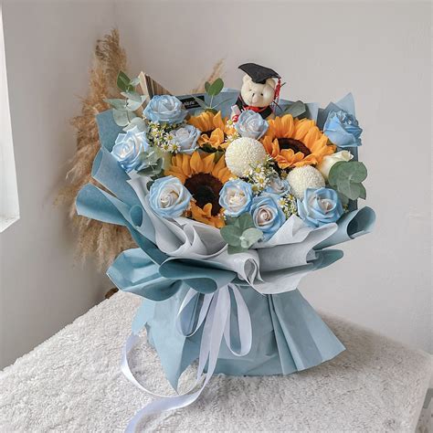 graduation bouquet  lartiste kl florist