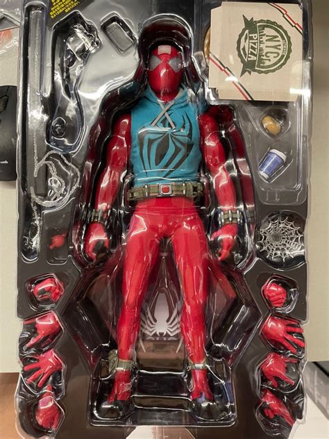 Hot toys VGM Spider Man Scarlet Spider Suit 興趣及遊戲 玩具 遊戲類 Carousell