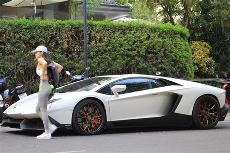 Siêu xe Lamborghini Aventador hơn tỷ đồng từng của hot girl X Jessie Lương có gì hấp dẫn