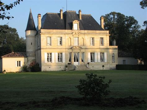 Château du Foulon Castelnau de Médoc construit en 1853 actuellement