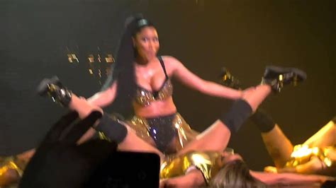 Hq A Nicki Minaj Live In Paris 03 25 15 The Pinkprint Tour