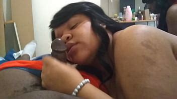 Ella extrañamente ama esa cabeza XVIDEOS