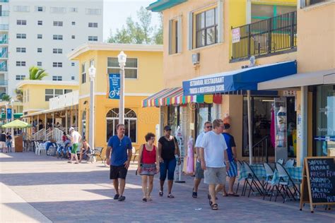 The Famous Hollywood Beach Boardwalk in Florida Editorial Stock Photo ...