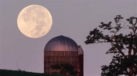 When To See October 2024 Biggest Supermoon Of The Year In KY