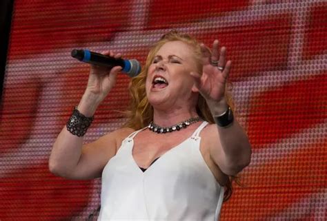 9 Hot Sexy Carol Decker Bikini Pics