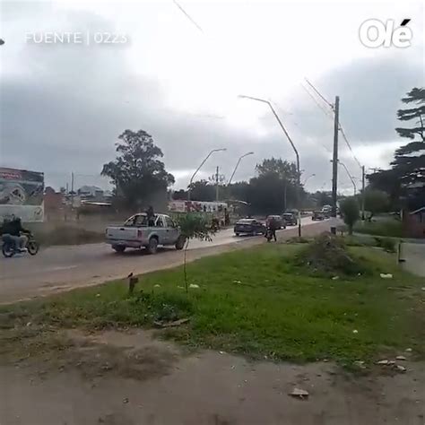 Chocó un micro de hinchas de Aldosivi - Olé