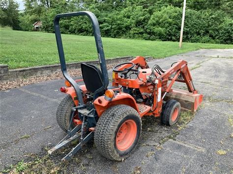 Kubota B Hst Compact Utility Wd Tractor W Loader Bigiron Auctions