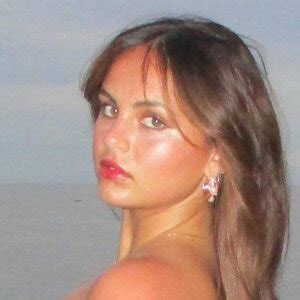 Emberiska Aka Emberiska Aka Eveirisowo Nude Leaks OnlyFans Fapellas