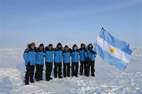 Noticia Ocho Argentinos Realizaron La Primera Expedición Argentina Al Polo Norte