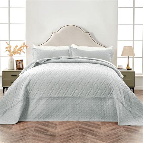 Qucover Oversized King Bedspreads 128x120 Soft Microfiber Ultrasonic