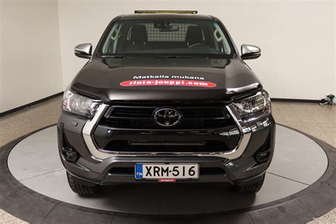 Toyota Hilux Double Cab Wd D Active Paikkainen Automaatti Tule