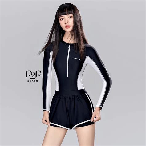 Đồ bơi Nữ một mảnh áo tay dài quần short hai lớp phối màu trắng đen P P Bikini Thương hiệu