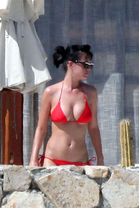 Katy Perry Very Sexy And Hot Upskirt And Bikini Photos Porn Pictures XXX Photos Sex Images