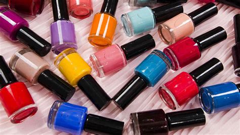 Los Esmaltes De Uñas Han Llenado Los Bolsillos A La Industria De La Belleza