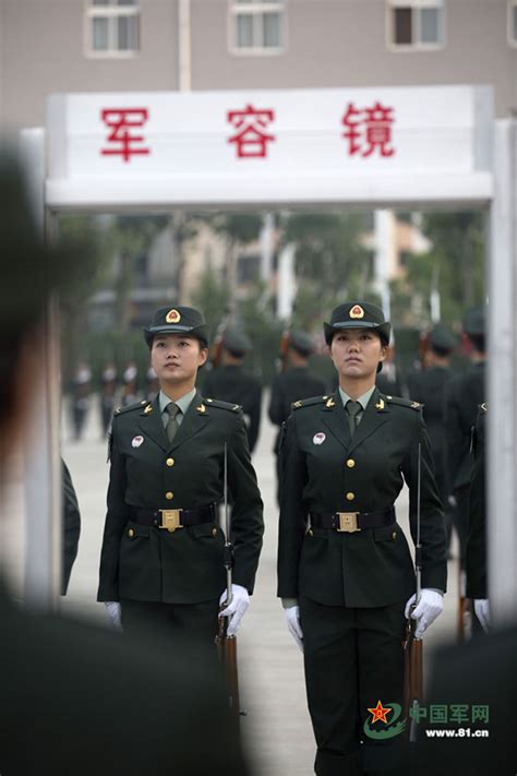 【高清图集】我军首批三军女子仪仗兵亮相【21】 七一视频 人民网