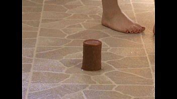 Foot Fetish Pies Sexys Aplastando Una Lata De Frijoles Xvideos