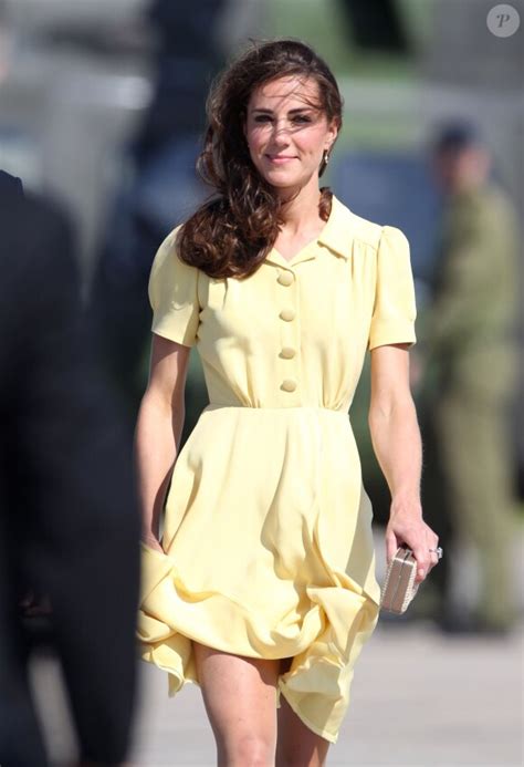 Photo Kate Middleton à l aéroport de Calgary le 7 juillet 2011 dans