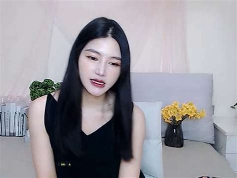 Sweet Elly Naked Stripping On Cam For Live Sex Video Chat BeautifulPussy