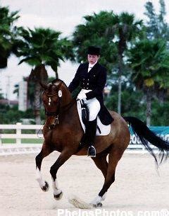 Tami Hoag and the Marvelous Feliki - HorsesDaily