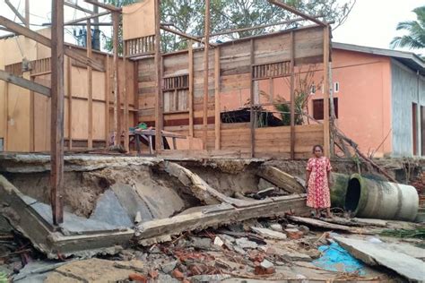 Foto Lagi Puluhan Rumah Di Aceh Utara Hancur Dihantam Abrasi