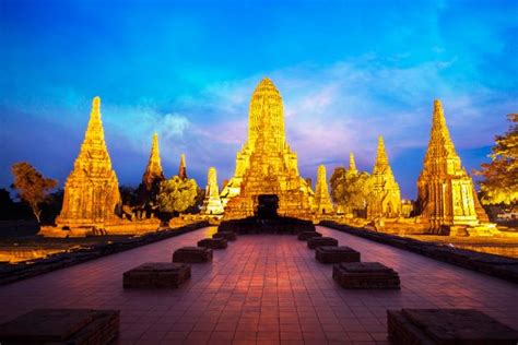 Wat Chaiwatthanaram - Ayutthaya Guide to Thailand