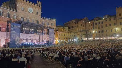 Federalberghi Siena Plaude Ai Grandi Concerti In Piazza Del Campo