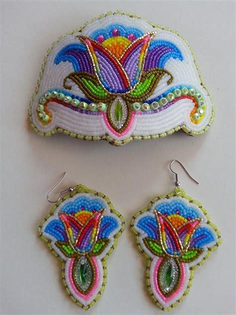 1000+ images about Native American Beadwork on Pinterest | Beaded ...