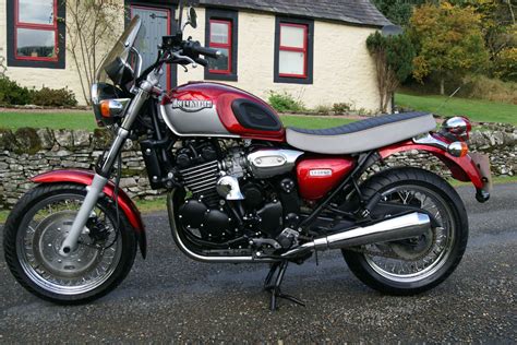 TRIUMPH LEGEND 900 TT IN RED, VERY LOW MILES, EXCELLENT CONDITION WITH ...