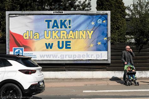 Historyczna decyzja UE ws Ukrainy Ukraińcy walczyli o to przez dekady