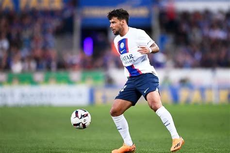 Psg Une Porte De Sortie En Or Pour Juan Bernat Sport Fr