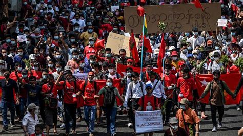 Myanmar Zehntausende Protestieren In Yangon Gegen Milit Rputsch Der