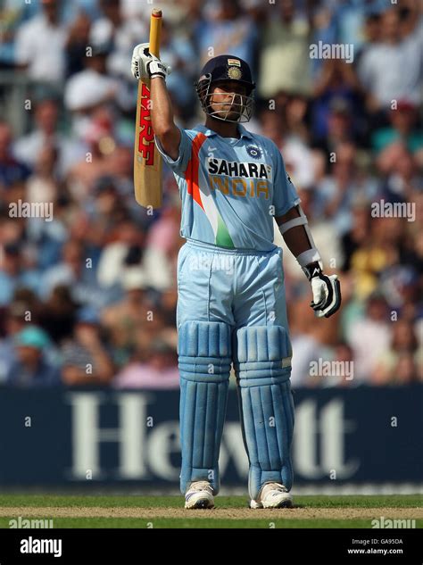 Indias sachin tendulkar celebrates his half century against england hi ...