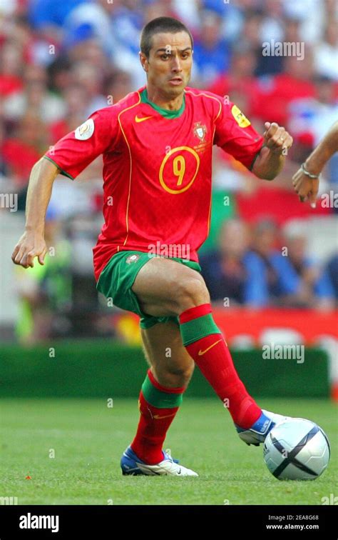 Pauleta portugal hi-res stock photography and images - Alamy