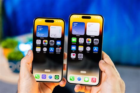 Apple iPhone 14 Pro Max vs iPhone 14 Pro: Pick on your own size ...