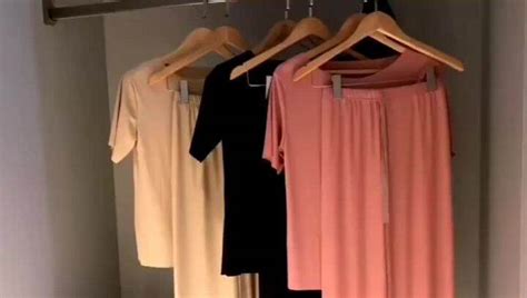 HOT ชดสทนมสำหรบฤดรอนชดใสในบานชดนอนผาไหมนำแขงสำหรบผหญงชดสองชนลำลองเยนส