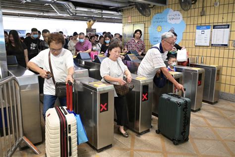 端午節︱北上人潮創復活節後高峰 市民嫌香港行路快：返內地係享受 星島日報