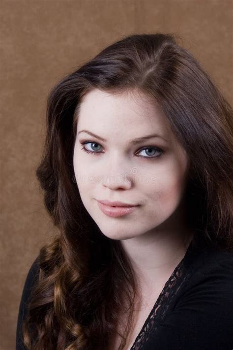 1 067 Green Eyed Brunette Stock Photos Free Royalty Free Stock Photos From Dreamstime